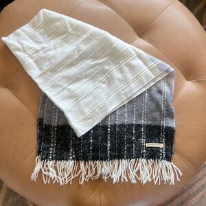 Chunky Striped Cream And Gray Woven Scarf